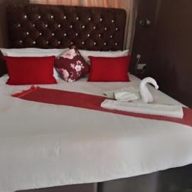 Impovu Guest House، فندق في كاسان