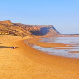 Luxury Coastal Retreat: Loftus şehrinde bir otel