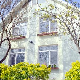 Garden Cottage near Beach, Airport