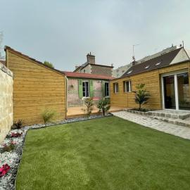 la casa verde 2 chambres 2 salles de bain 2 wc jardin, готель у місті Комп'єнь
