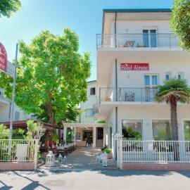 Appartamenti Airone Cervia - Centro mare e tranquillità