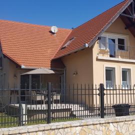 Balaton Villa, hotel in Gyenesdiás