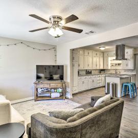 1 Mi to AT&T Stadium: Downtown Arlington Home