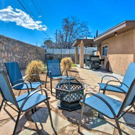 Modern El Paso Home w/ Backyard & Fire Pit!, Hotel in Sunrise Acres