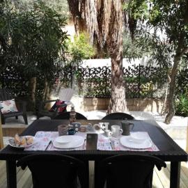 APPARTAMENTO CORALLO with PRIVATE GARDEN, hotel in Olbia