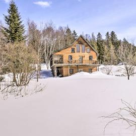 West Danville Cabin: Day Trip to Stowe Mtn!, מלון בHardwick