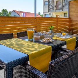 Family apartment Moravske Toplice, hotel in Moravske-Toplice