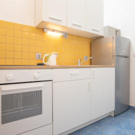Vega apartments, hotel u gradu Podgora