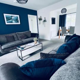 Five Bedroom Five Bathroom House - Dalkeith, hotell Dalkeithis