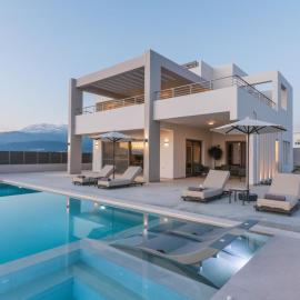 Grand Sea View Luxury Villa, hotel a Kalamaki