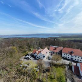 Hotel Kreuzbergbaude beim Berzdorfer See mit Wohlfühl Sauna, готель у місті Герліц