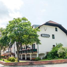 Hotelgasthof Schmucker, hotelli kohteessa Mossautal