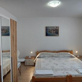 Room Eta: Cres şehrinde bir otel