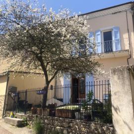 Gite des Nals, Hotel in Montmaur-en-Diois