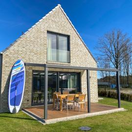 Haus am See mit Sauna und Kamin, hotel a Barßel