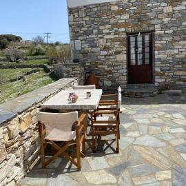 Fabrica apartments، فندق في Apeiranthos