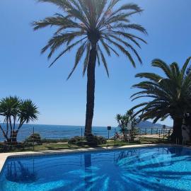 SOLETE - Apartamento con vistas, acceso directo al mar, piscina y parking by Redi