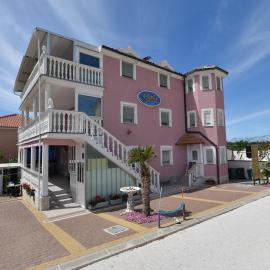 Apartments Gloria, hotel di Zaton