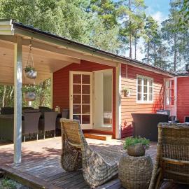 5 person holiday home in Aakirkeby, hotell i Vester Sømarken