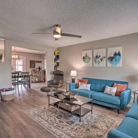 Private Pool + Playground: Phoenix Family Home!, hotel in Phoenix