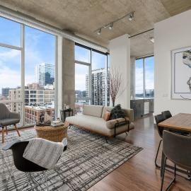 Jeffjack Heated Pool Penthouse in Chicago's West Loop