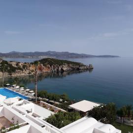 Istron Bay Hotel، فندق في إسترو