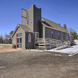 Renovated Historic Church Along Namekagon River!, ξενοδοχείο σε Seeley
