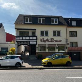 Pension Cafe Braun โรงแรมในเลิฟ