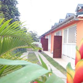 GITE COCLES 2 NUITS MINIMUM, hotel a Morne-à-lʼEau