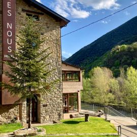 Les Nous Hotel, hotel en Rialp