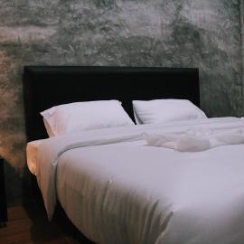 บ้านทองสุข รีสอร์ท โรงแรมในBan Dao Ruang