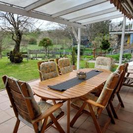 Tolle Untergeschoss-Wohnung für bis zu 5 Personen mit großem Garten und Terrasse