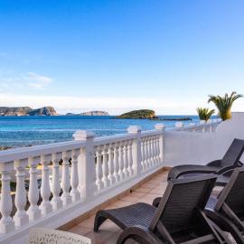 Jacaranda Apartments & Studios, Hotel in Es Canar