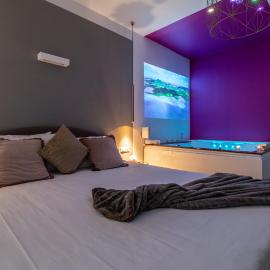 4 Star Suite SPA - Self Check-In、ボローニャのホテル