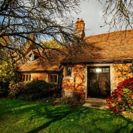 Elizabethan Manor House - Sleeps 2-4 - Parking