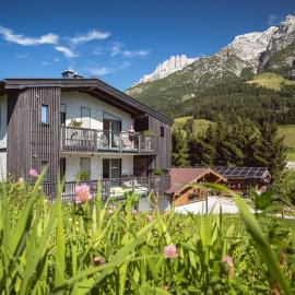 APART HERZOG - URBAN LUXURY LIFESTYLE direct at Steinbergpiste and Steinbergbahn, khách sạn ở Leogang