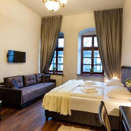 ZEPPELIN APARTMENTS Simple Acomodation, hotel v destinácii Jelenia Góra