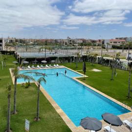 Bel appartement pied sur mer vue imprenable sur piscine et jardins