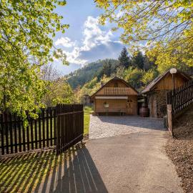 Hiška pod Rudnico 1, hotel a Podčetrtek