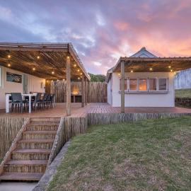 Live Simply Beach House, hotel a Stilbaai