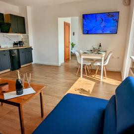 Słoneczna Przystań - Apartament, hotel in Szczedrzyk