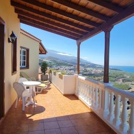 VV Los Geranios Mountain & Ocean View Apartments Tazacorte、タサコルテのホテル