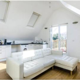 2-Bed Loft Apartment for 5ppl with private parking