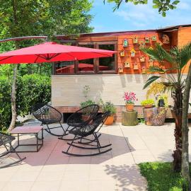 House & Yard Sesil L 90 m to beach