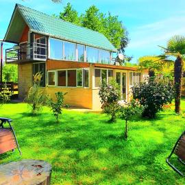 House & Yard Sesil Forest 90m to beach Kaprovani