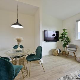 Modern Upstairs Loft - Newly Renovated!, hotell i Salem
