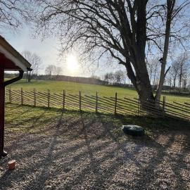 Naturskönt boende nära Skövde, khách sạn ở Skövde