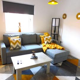 Newly refurbished 1 bed Apt in Hamilton Close to station and local amenities, Hotel in Hamilton