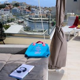 Luxury Lake View Center House, hotelli kohteessa Agios Nikolaos