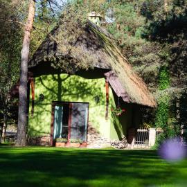 Leśna Strzecha Domek, hotel em Rotembark